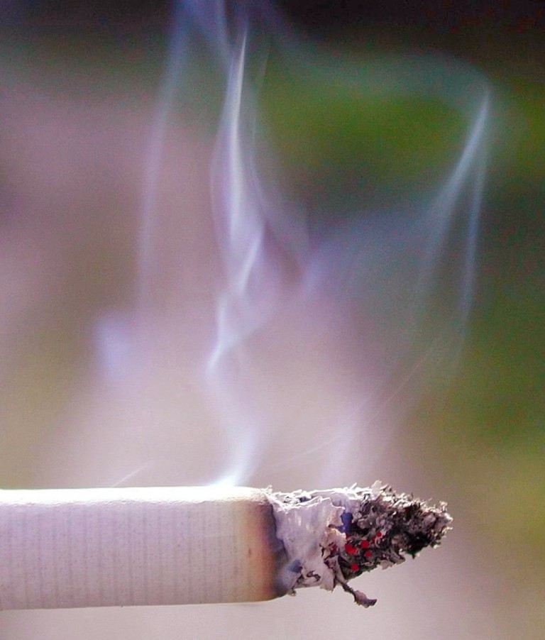 Bardzo wiele osób uzalewżnionych jest od kurzenia papierosów